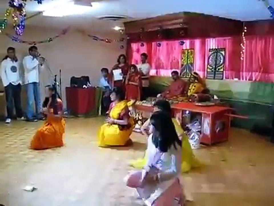 Awesome Dance On Mehndi