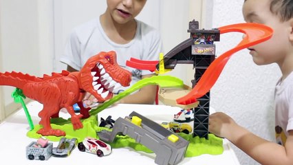 Hot Wheels Pista Ataque do Dinossauro Jurassic T-Rex Takedown Brinquedos Carrinhos Dino Attack