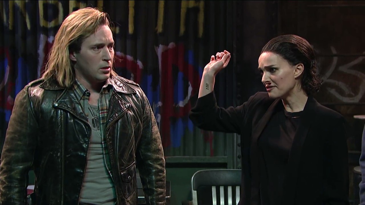 Natalie Portman in STRANGER THINGS 3 - SNL