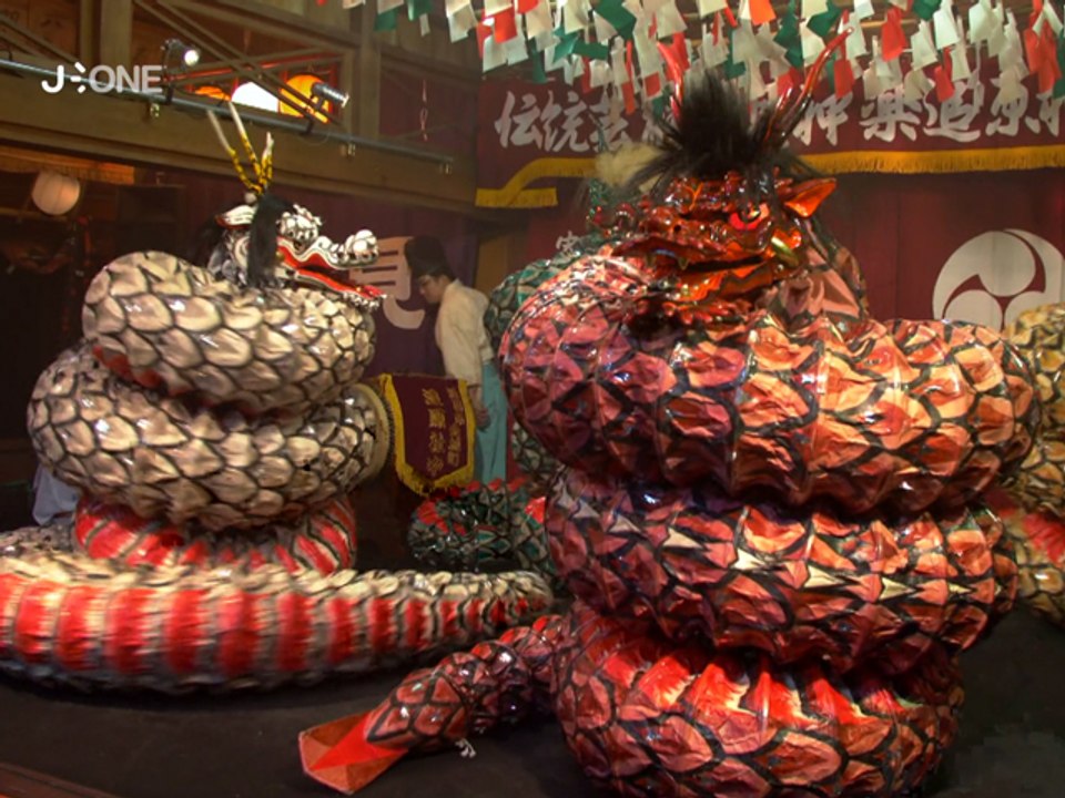 ASIE INSOLITE – Hamada, le papier et les serpents