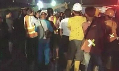 Pemindahan Material Longsor di Bandara Soetta