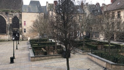 Il neige à Caen