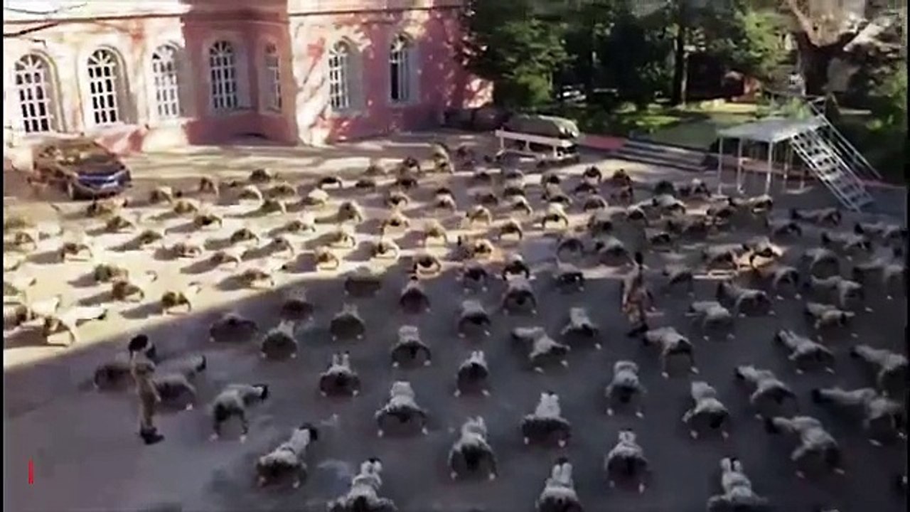 Kadın subaylardan tüyleri diken diken eden çalışma