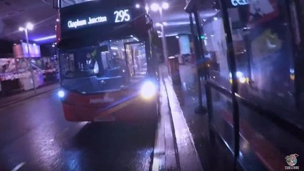Un motard piégé par un chauffeur de bus (Road rage)