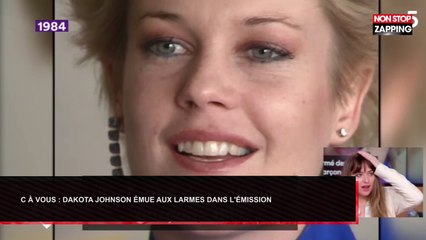 C à Vous : Dakota Johnson émue aux larmes face à des images de sa mère (Vidéo)