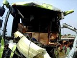 बिहार: सड़क किनारे खड़े ट्रक को बस ने मारी टक्कर, तीन की मौत