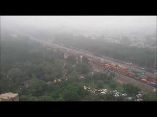 water blockade  on delhi gurgaon expressway vehicle stuck in water people face traffic jam