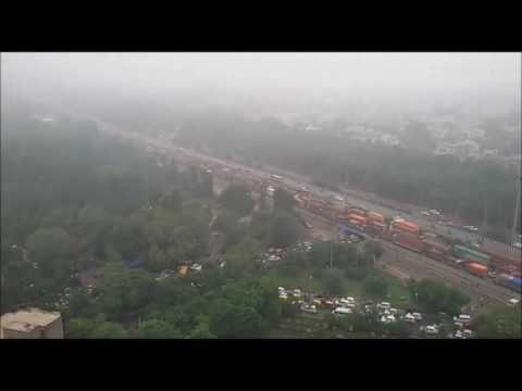water blockade on delhi gurgaon expressway vehicle stuck in water people face traffic jam