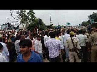 Hurled stones at convoy of BSP general secretary Nasimuddin