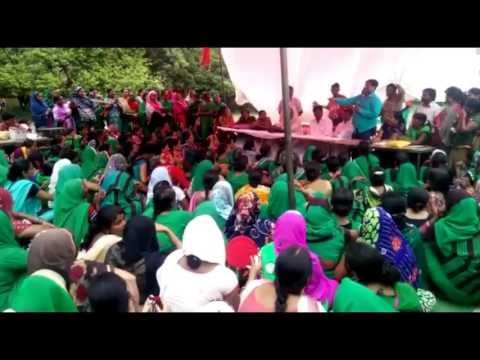 कन्नौज में विधायक की कार के आगे लेटीं आशाएं