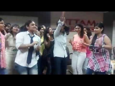 Shreyas and Manjari visit agra, says waah taj