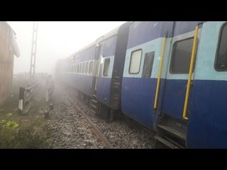 पटरी से उतरे आम्रपाली एक्सप्रेस के 7 डिब्बे
