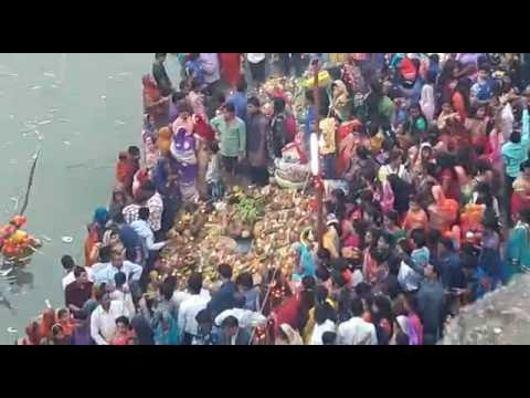 बिहार में धूमधाम से मना आस्था का महापर्व, घाटों पर जनसैलाब उमड़ा