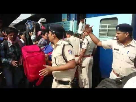 Passengers are taking the risk to catch trains deu to long holiday of chhat