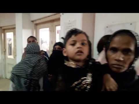 UP: Lines of People in Kanpur for Exchanging Notes