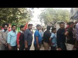 UP: Peoples are standing in line for money infront of atm