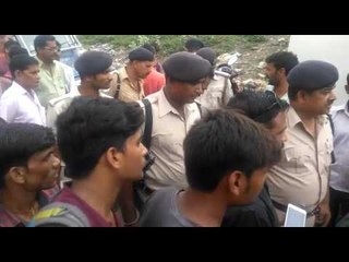 22 lakh looted from cash van in jehanabad