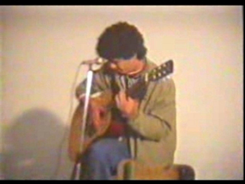 Le Chanteur AMIROUCHE en 1991 à Arris.