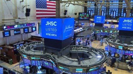 Trump elogia economía de EEUU entre fuerte caída del Dow Jones