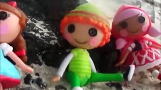 Mini Lalaloopsy Adventures | Silly Beach Adventure | FUNNY