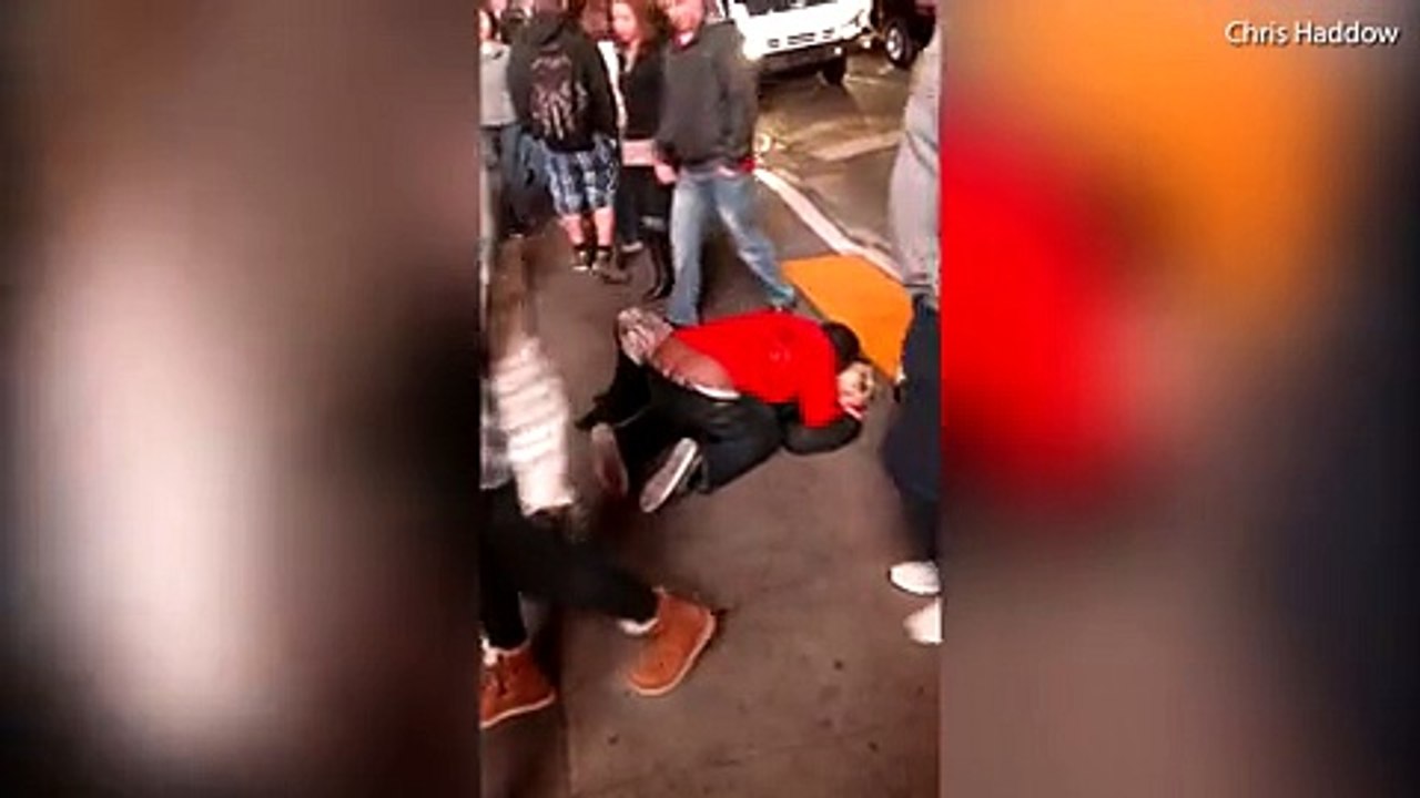 Man takes advantage of unconscious drunk woman on Las Vegas strip - video D...