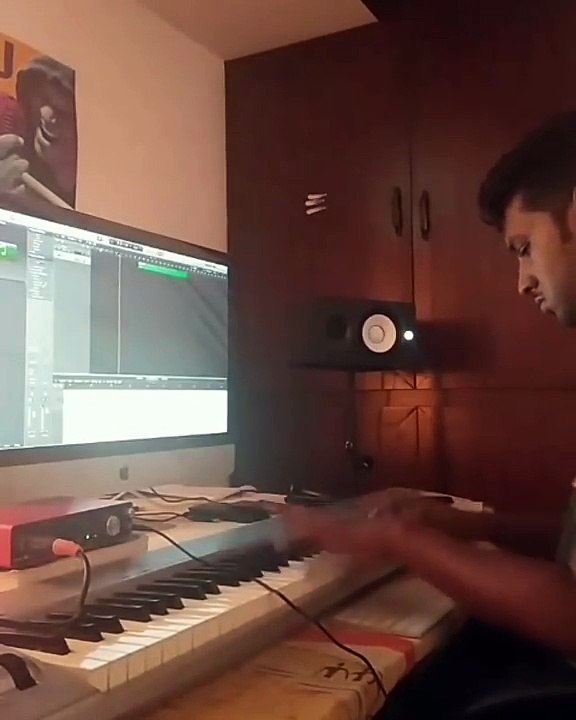 Fan Playing Mankatha Theme #Goosebumps _ Yuvan Shankar Raja _