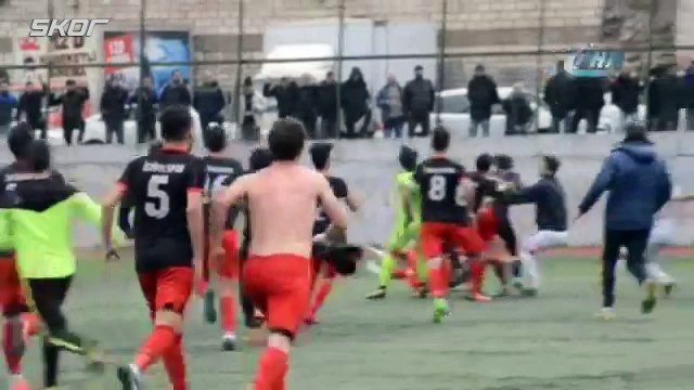 Amatör maçta tekme tokat kavga