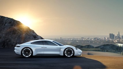 Porsche, Mission E ile Tesla Model S'e Meydan Okuyacak