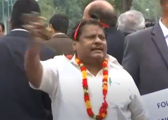 TDP MP dresses like ‘Narad Muni’ and protested