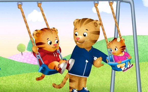 LE VILLAGE DE DANY - L'aire de jeu est différente avec le bébé - Le bébé a besoin d'attention