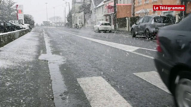 Loudéac. De la neige à gros flocons