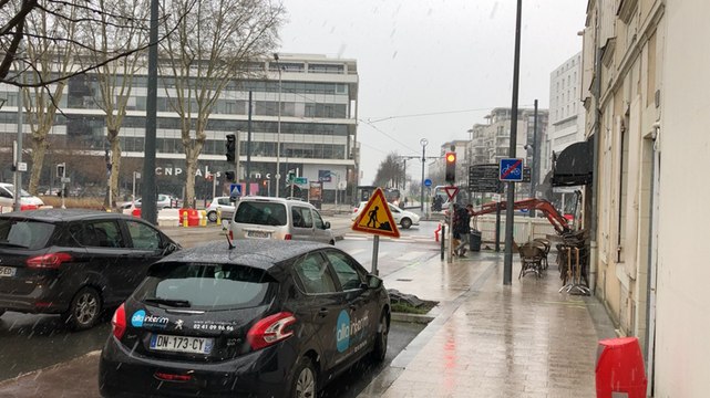 La neige tombe sur Angers