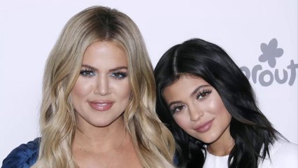 Kylie Jenner et Khloe Kardashian posent ensemble lors d'un shooting de grossesse