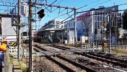 保育園児から大歓声♪西武多摩川線赤電ラッピング！