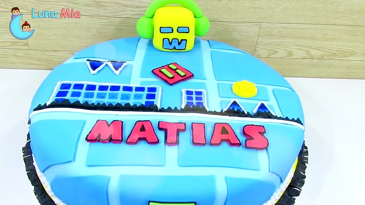 TORTA GEOMETRY DASH / Todos los niveles / cake geometry dash