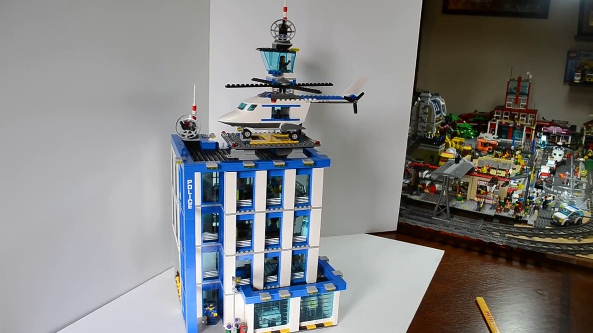 Lego Police Station MOC - video Dailymotion