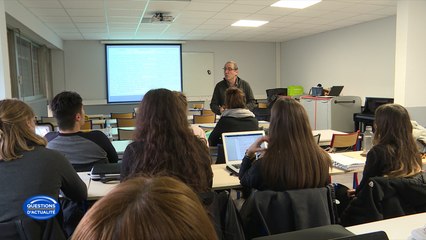 Par la scolarité et le théâtre, des Corses se mobilisent pour sauver leur langue