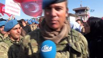 Siirtliler, Afrin’e giden askerler için havaalanına akın etti