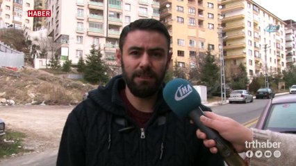 Okul servisinden inen küçük kıza araba çarptı