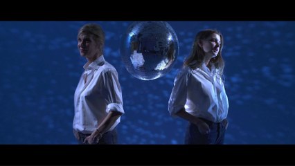 Michèle Laroque - La vie au ras du sol (Clip acoustique extrait du film "Brillantissime")