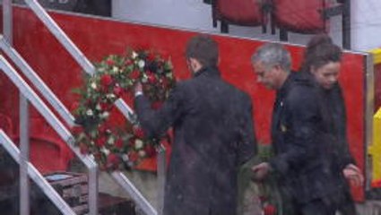 Mourinho leads United tribute to Munich disaster victims