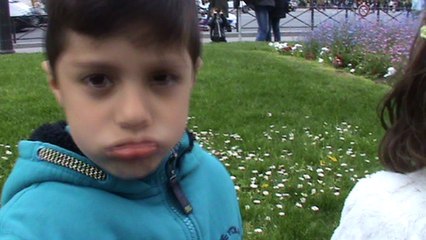 paris avril 2015 - tom film la tour eiffel