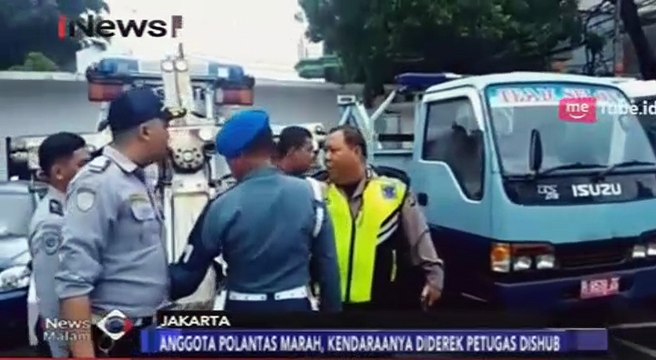 Anggota Polantas Ini Marah saat Kendaraan Miliknya Diderek Petugas Dishub