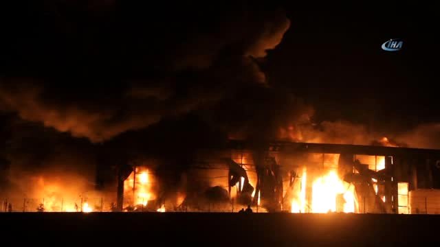 Parfüm Fabrikası Alev Alev Yanıyor