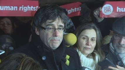 Puigdemont asegura que seguirá trabajando para devolver "la normalidad democrática"