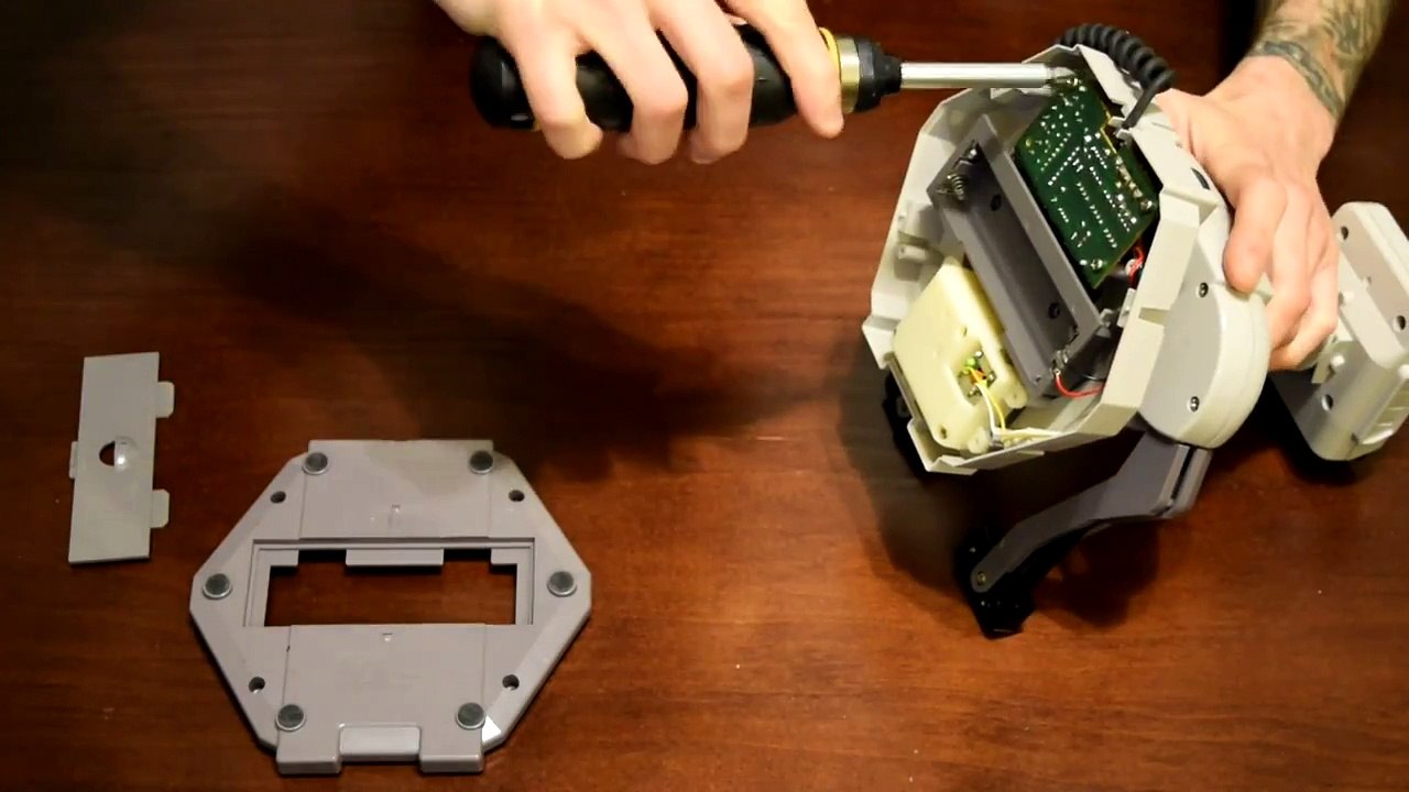 NES Nintendo R.O.B Rob Robot Tear Down-Disassembly and Rebuild Timelapse