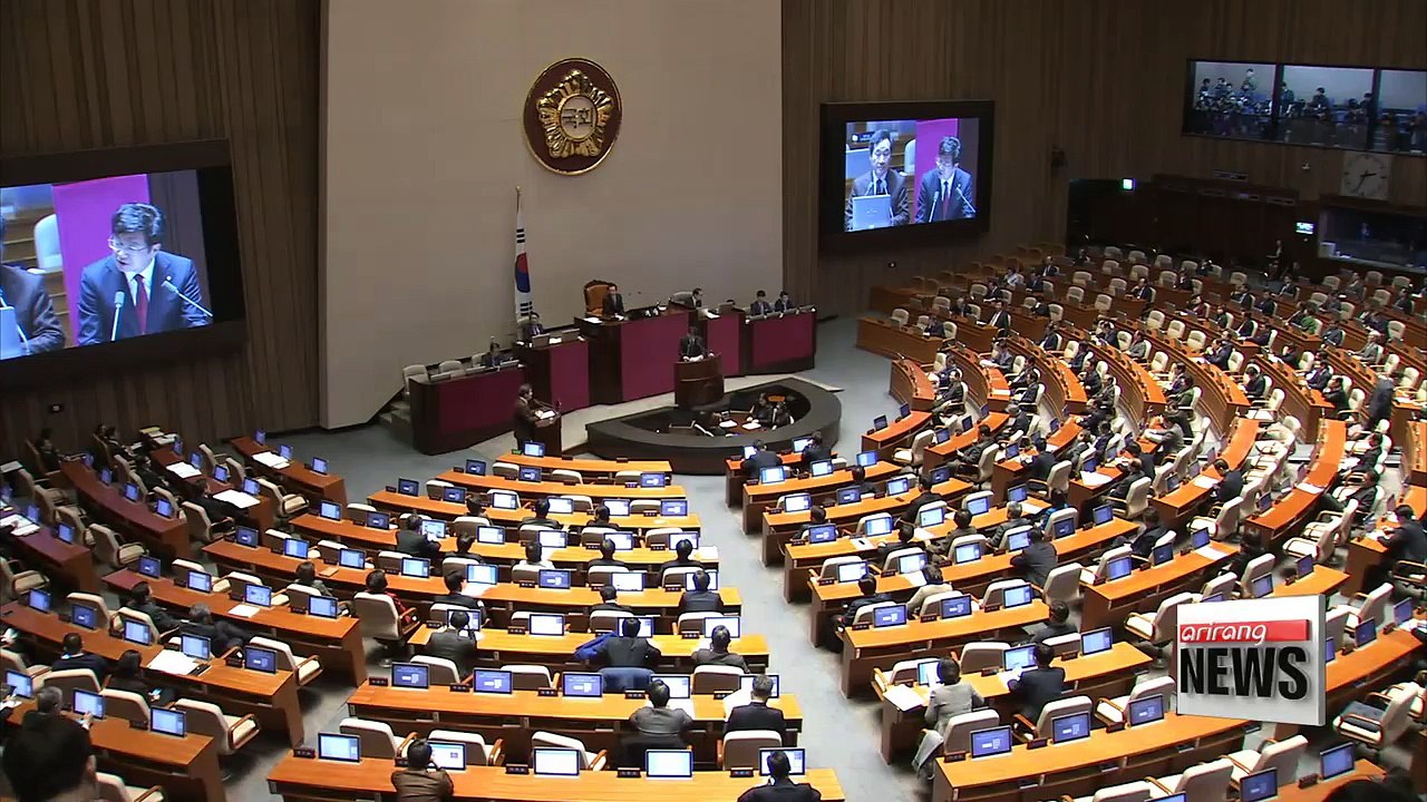 Lawmakers clash over economic policies during parliamentary interpellation session