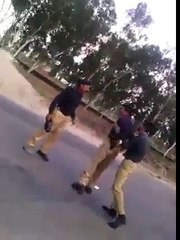 لو جی پہلی بار دیکھیں اصلی پولیس مقابلہ