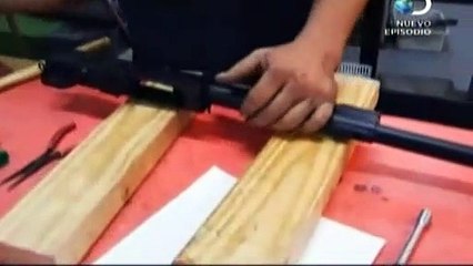 Aficionados A Las Armas - T1 - 14 - El Cazador de Cocodrilos - Discovery Channel (2011)
