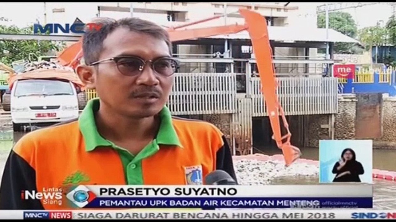 Kubus Apung Efektif Tahan Sampah Saat Banjir